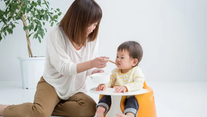 anak makan