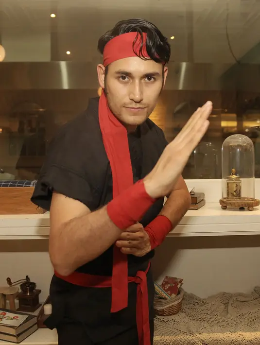 Arifin Putra yang berperan sebagai Danu mengaku gugup saat pertama kali dapat tawaran terlibat di 5 Cowok Jagoan. Namun, Anggy Umbara yang sudah berpengalaman di film komedi membuatnya yakin untuk bisa ikut terlibat. (Bambang E. Ros/Bintang.com)