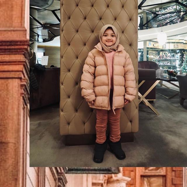 6 Potret Arsy Hermansyah dengan Berbagai Gaya Hijab, Dapat Pujian dari King Faaz