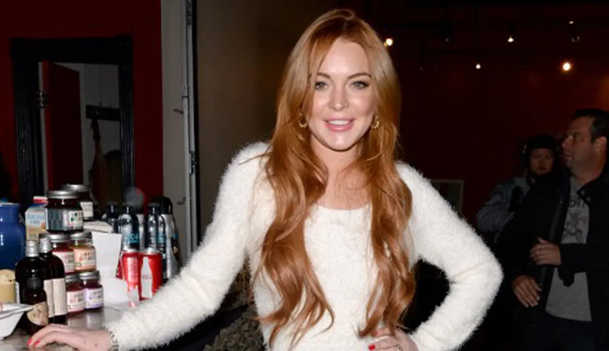 Lindsay Lohan selalu dibicarakan perihal perpindahan agamanya menjadi seorang muslim. Namun selain itu ia juga diketahui telah pindah rumah dan kini memutuskan untuk pindah ke London. (AFP/Bintang.com)