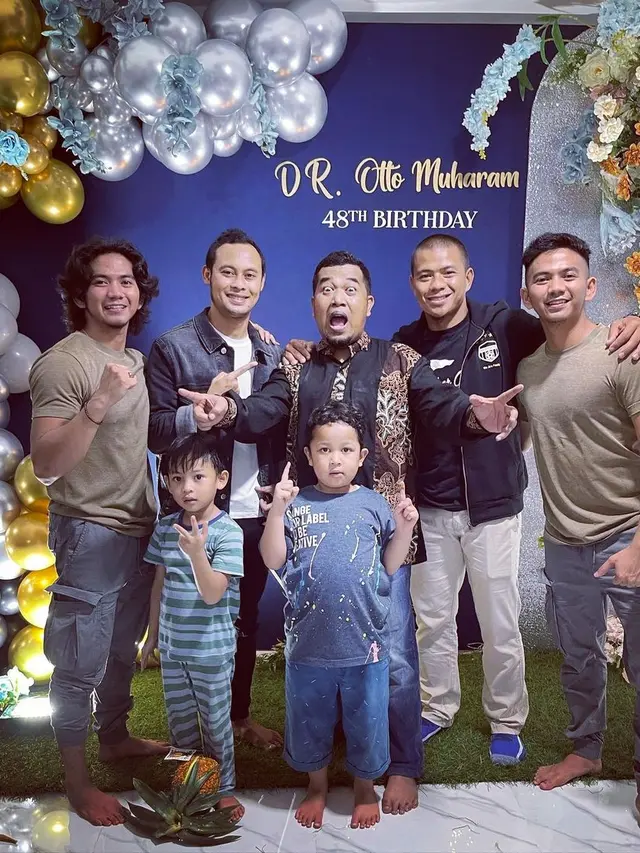 6 Potret Terbaru Rizki D'Academy Usai Bercerai, Tampil dengan Rambut Gondrong