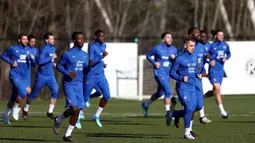 Pertandingan ini menjadi salah satu laga panas dalam pemanasan menuju ajang Piala Dunia 2026. Tampak dalam foto, para pemain Timnas Prancis saat mengikuti sesi latihan di pusat pelatihan New England Revolution di Foxborough, Massachusetts, pada 25 Maret 202. (Franck FIFE/AFP)