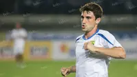 Gelandang Persib, Robertino Pugliara, melakukan pemanasan jelang laga Torabika Soccer Championship 2016 melawan Sriwijaya FC di Stadion Si Jalak Harupat, Bandung, Sabtu (30/4/2016). (Bola.com/Vitalis Yogi Trisna)