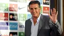 Newly assigned coach of the Portuguese national football team Carlos Queiroz arrives for a press conference at the Portuguese Football Federation headquarters in Lisbon on July 16, 2008. AFP PHOTO/ FRANCISCO LEONG