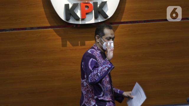 KPK Tahan Pejabat Dirjen Pajak