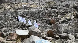 Gua Hira berada di atas puncak Jabal Al-Nour atau biasa disebut sebagai Gunung Bercahaya. Jabal Al-Nour sendiri memiliki tinggi 642 meter serta menjadi salah satu tempat paling istimewa dan sering dikunjungi oleh jemaah haji maupun umrah di Kota Makkah. (Sajjad HUSSAIN/AFP)