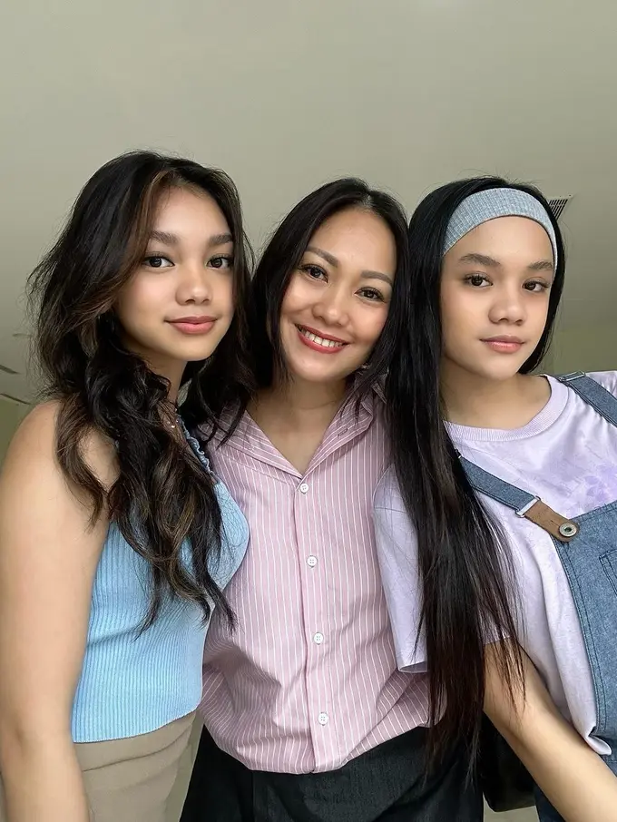 Neona Ayu (Instagram/riafinola)