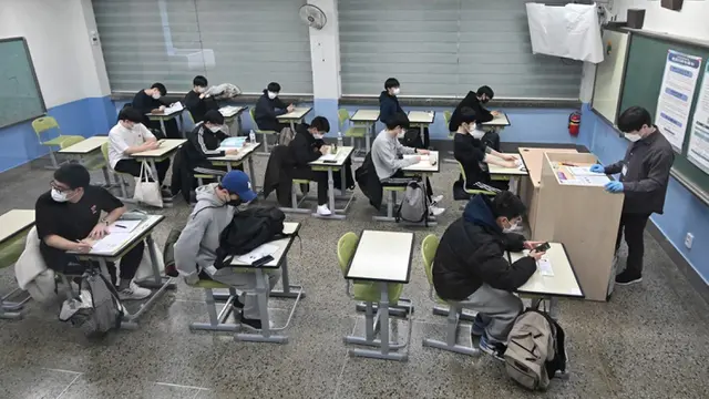 FOTO: Ujian Masuk Perguruan Tinggi di Korea Selatan
