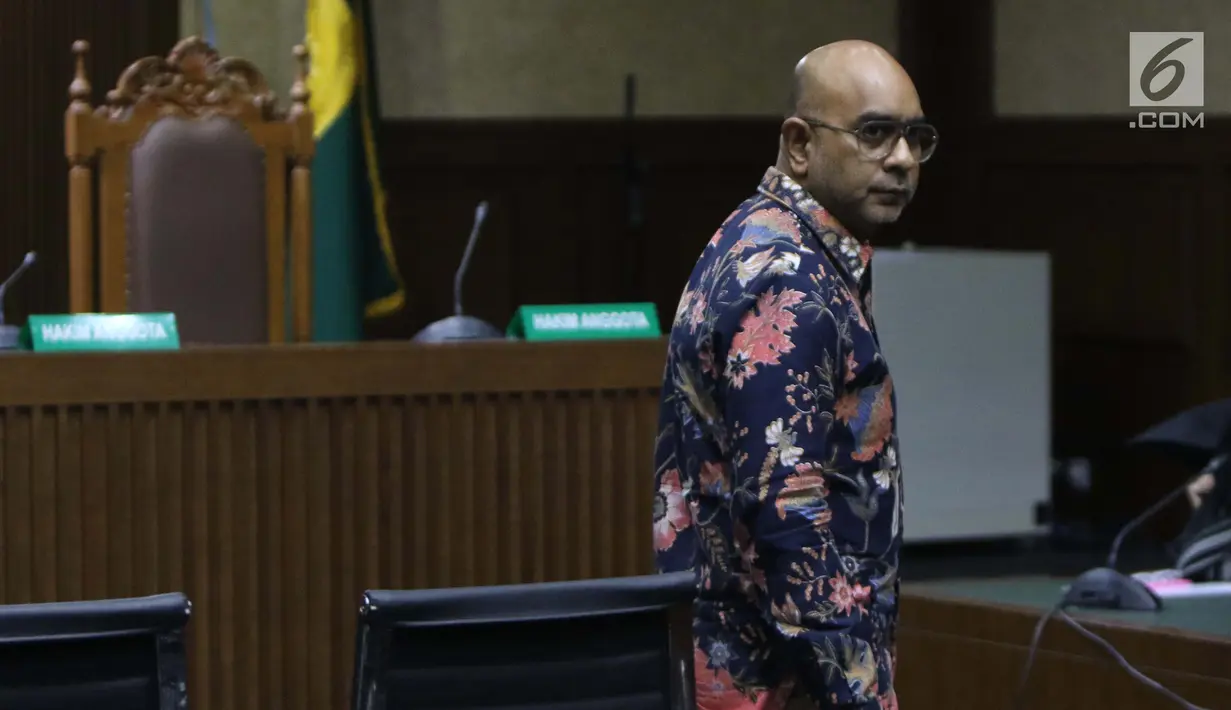 Kurnia Alexander Muskitta usai menjalani sidang pembacaan dakwaan di Pengadilan Tipikor, Jakarta, Rabu (14/8/2019). Kurnia Alexander Muskitta didakwa menjadi perantara suap mantan Direktur Produksi dan Teknologi Krakatau Steel, Wisnu Kuncoro. (Liputan6.com/Helmi Fithriansyah)