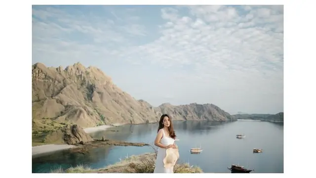 6 Potret Liburan Dinda Kirana di Labuan Bajo, Seru Banget