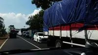 Arus balik liburan Idul Adha mengakibatkan kemacetan panjang di jalur selatan Jawa Barat via Garut. (Liputan6.com/Jayadi Supriadin) 