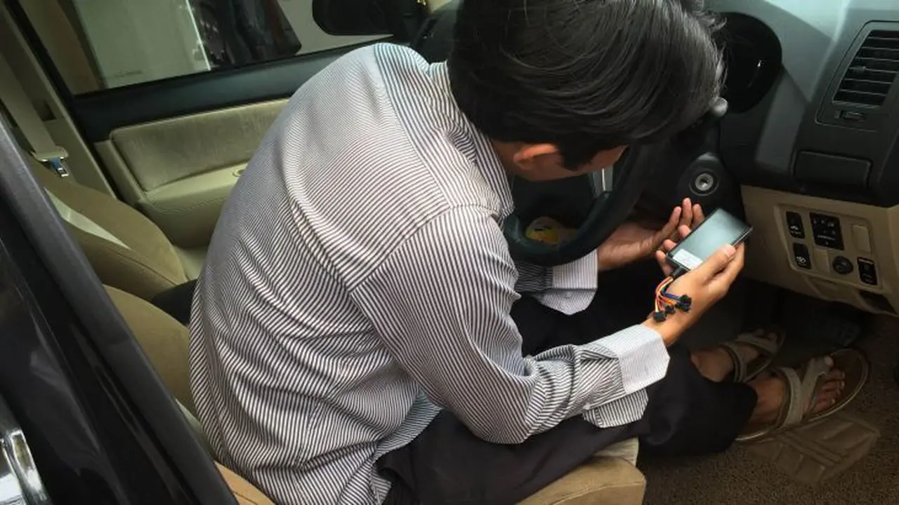 GPS Pelacak Kendaraan Buatan Lokal Dijual Murah