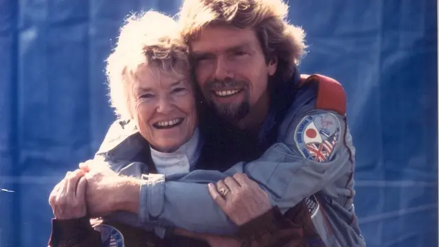 Richard Branson dan sang ibu (virgin.com)