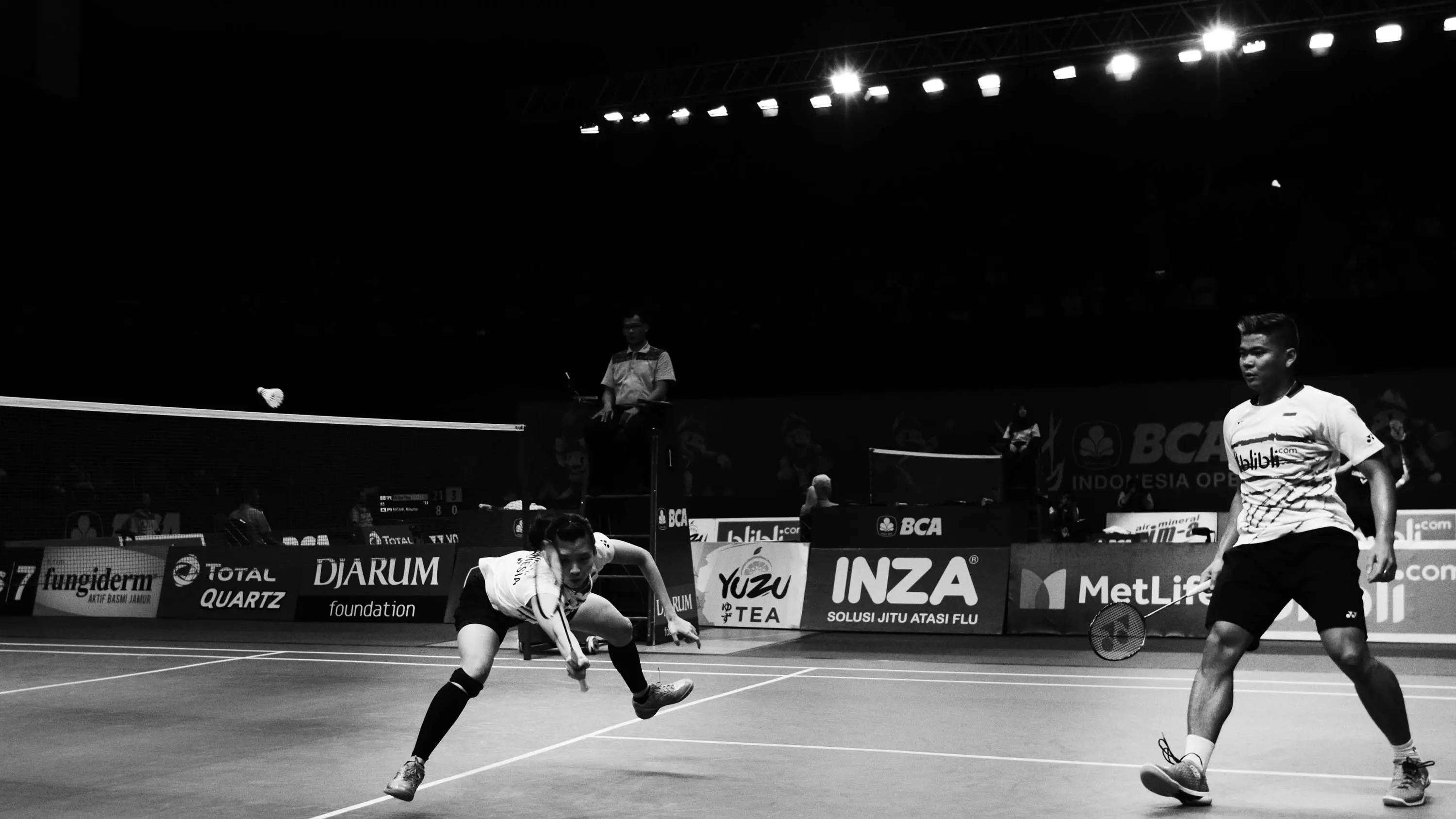 Pebulutangkis ganda campuran Indonesia, Praveen Jordan/Debby Susanto, kalah pada babak pertama Indonesia Open di JCC Jakarta, Selasa (13/6/2017). (Bola.com/M Iqbal Ichsan)