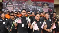 Polisi mengungkap kasus premanisme di Jakarta Barat, Kamis (28/11/2019). (foto: dok Polres Metro Jakarta Barat)