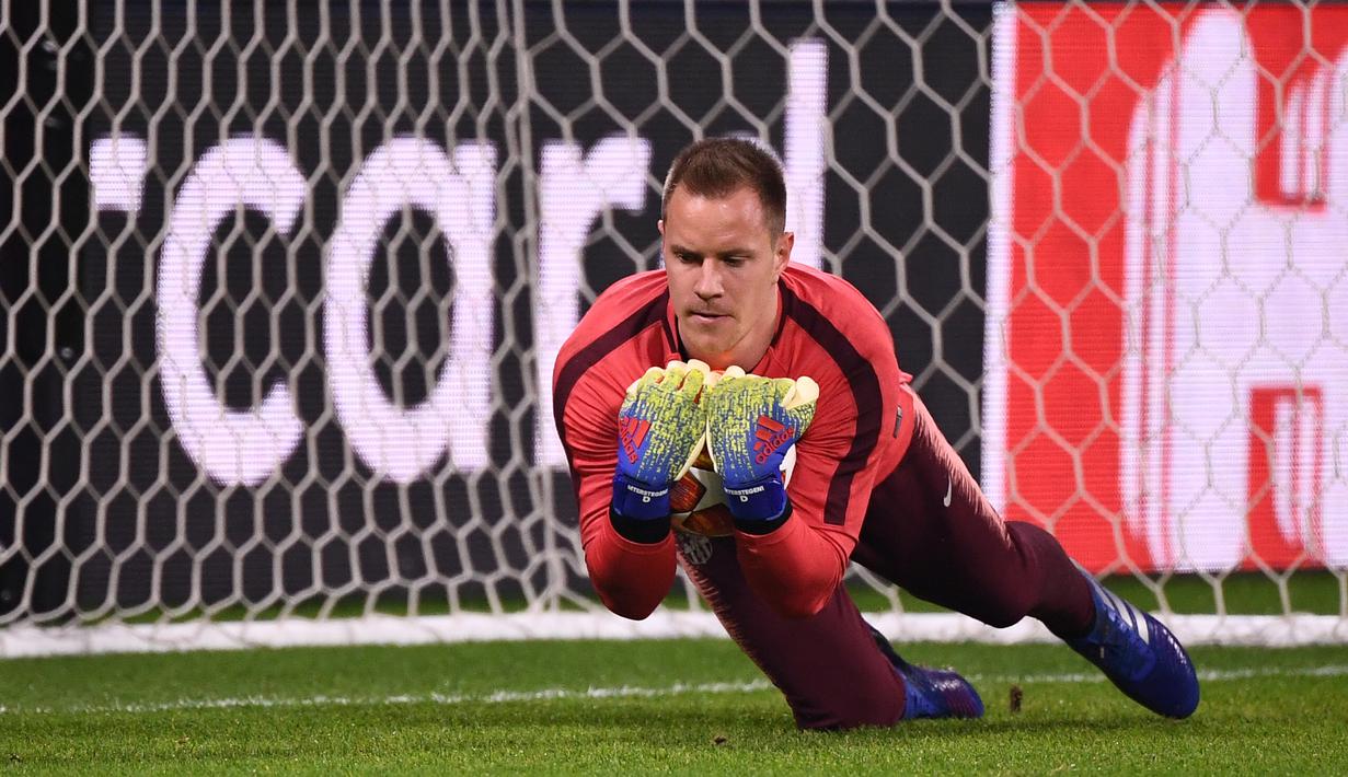 4. Marc-Andre Ter Stegen (Barcelona) - Overall 88 (AFP/Franck Fife)