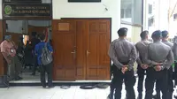 Keamanan sidang praperadilan Setya Novanto di PN Jakarta Selatan. (Liputan6.com/Nafiysul Qodar)