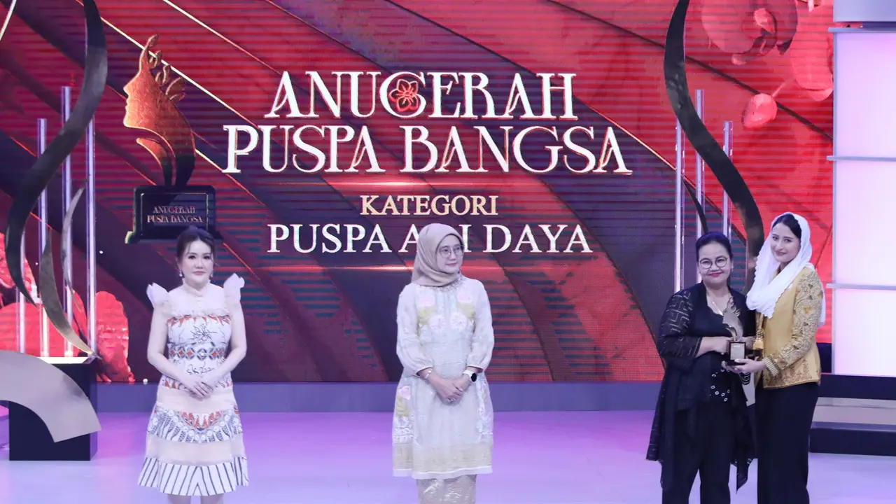 Agustina Wilujeng Wali Kota Semarang saat menerima penganugrahan Puspa Bangsa kategori Puspa Adi Daya di Jakarta. (Foto: Liputan6.com/Humas Pemkot Semarang)