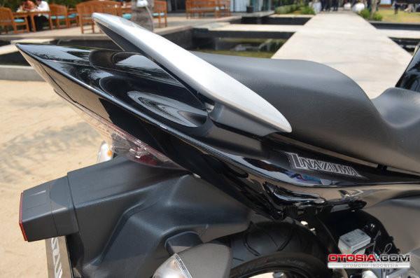 Suzuki Inazuma - Buritan Belakang