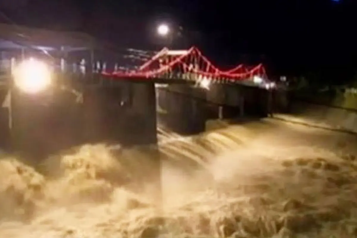 VIDEO: Puncak Hujan Deras, Katulampa Kembali Siaga III