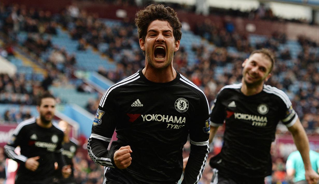 Alexandre Pato datang ke Stamford Bridge pada Januari 2016 dengan status pinjaman. Penyerang top asal Brasil tersebut tampil kurang memuaskan sehingga enam bulan kemudian dikembalikan. Pato tercatat hanya mencetak 2 gol dan 1 assist bersama Chelsea. (AFP/Oli Scarff)