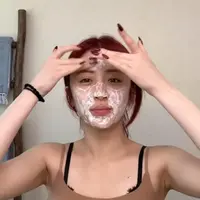 Ilustrasi Huh Yunjin/Copyright Youtube/Vogue