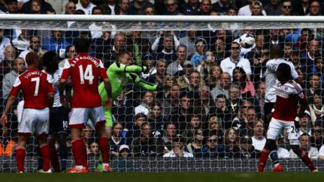 Tottenham Hotspur membungkam perlawanan Fulham 3-1, dalam lanjutan Liga Primer, Sabtu (19/4/2014)