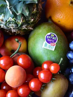 Jika ingin tetap menikmati rasa manis, pilih buah segar, madu murni, atau pemanis alami rendah kalori. Cara ini bisa menjaga selera tanpa menambah asupan gula berlebih. (Foto: ChaitanyaG/Pixabay)