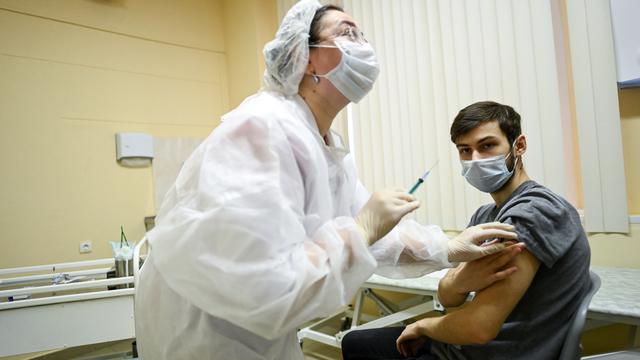 Rusia Mulai Suntikkan Vaksin Corona Sputnik V di Moskow