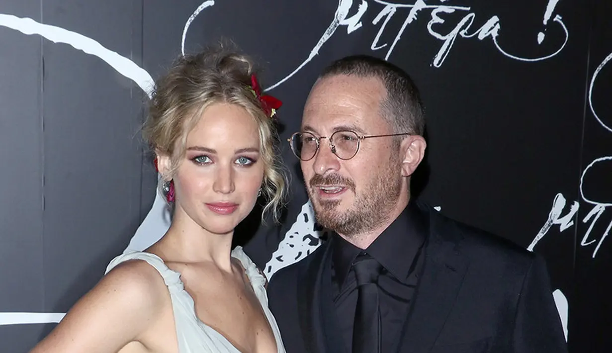 Selain Abelena, Jennifer Lawrence dan Darren Aronosky pun pernah menjadi pasangan yang romantis. Dilansir dari Cosmopolitan Darren tak menyukai selera J.Law soal reality show. (Getty Images/Cosmopolitan)