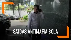 Satgas Antimafia Bola memeriksa eks Dirut PT Liga Indonesia Baru (LIB) Berlinton Siahaan. Berlinton diperiksa sebagai saksi kasus dugaan pengaturan skor.