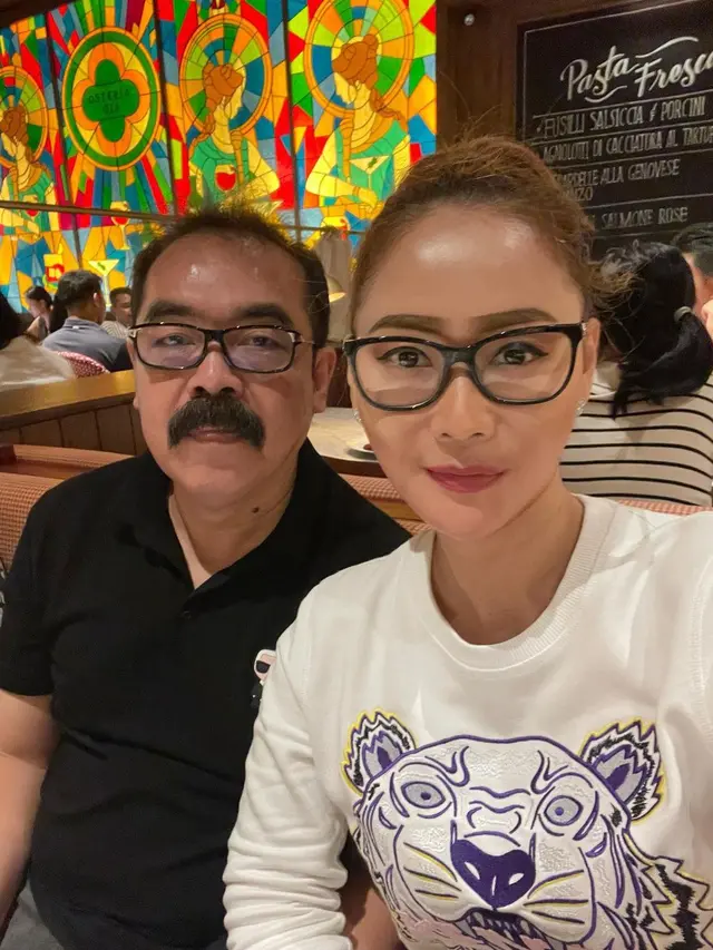 Potret Harmonis Inul Daratista dan Adam Suseno