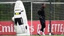 <p>Rossoneri sampai di semifinal musim ini usai menyingkirkan Tottenham dan sesama wakil Italia lainnya, Napoli. (AFP/Marco Bertorello)</p>