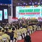 Presiden Jokowi beserta Megawati dan lainnya menabuh gendang tanda dibukanya secara resmi kegiatan Muktamar XVIII Muhammadiyah di Balikpapan. (Apriyanto/Liputan6.com)