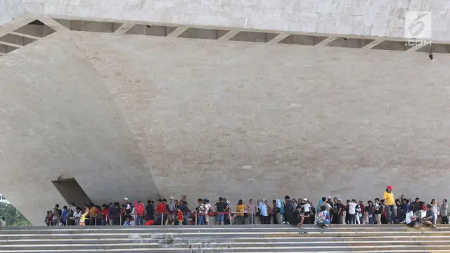 Menunggu Waktu Berbuka Puasa Sambil Berwisata di Monas