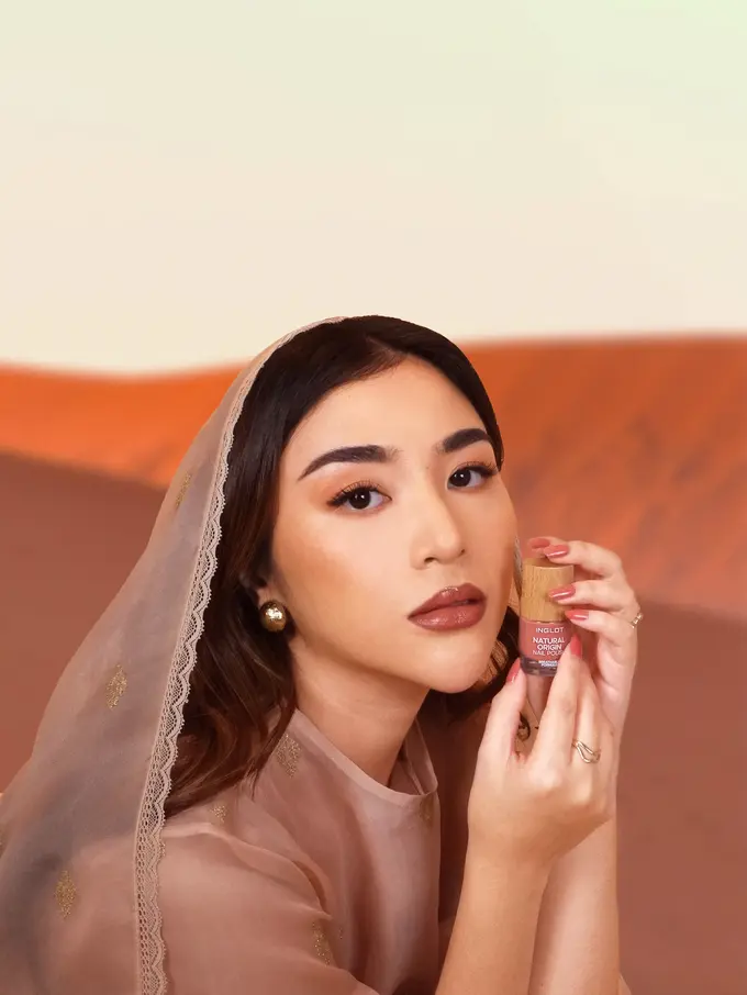 Tampilan Kuku Modis di Hari Lebaran ala Perempuan Arab dengan Kuteks Halal dari Inglot