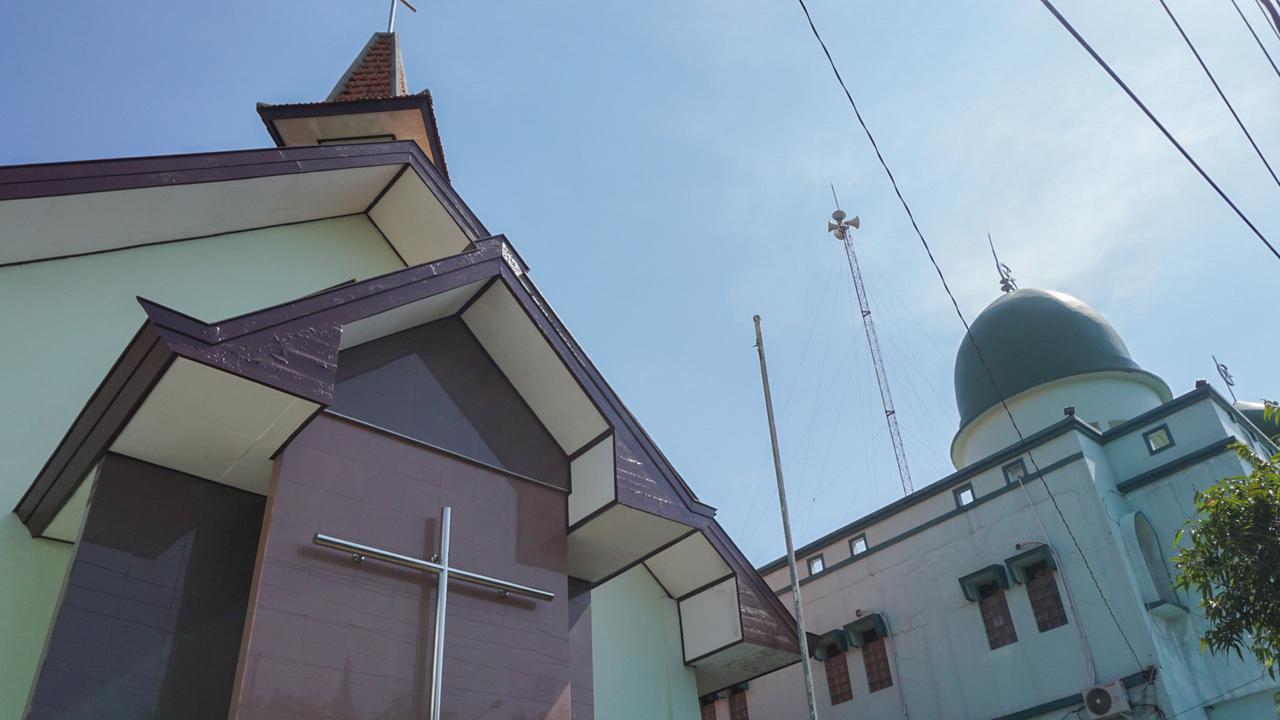 Gereja dan Masjid di Solo Saling Toleransi