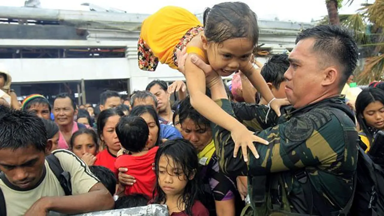 militer-as-haiyan-131115c.jpg