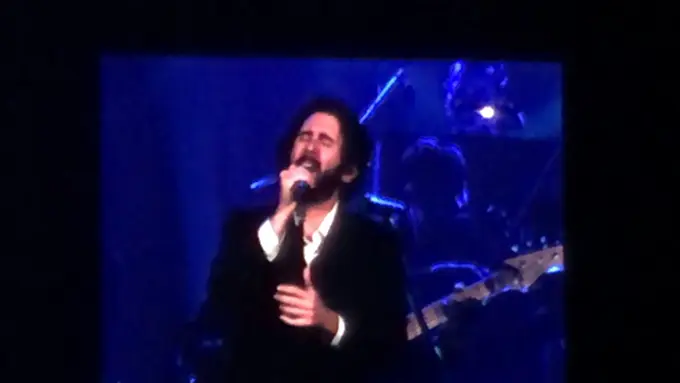 Suasana Konser Josh Groban, GEMS World Tour 2026 di Jakarta, Hadirkan Raisa Sebagai Guest Star