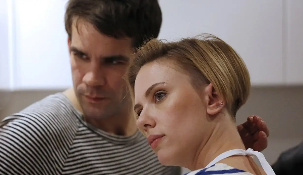 Scarlett Johansson sendiri baru saja menyelesaikan percerainya dengan Romain Dauriac pada September 2017. (BENJAMIN CREMEL / AFP)