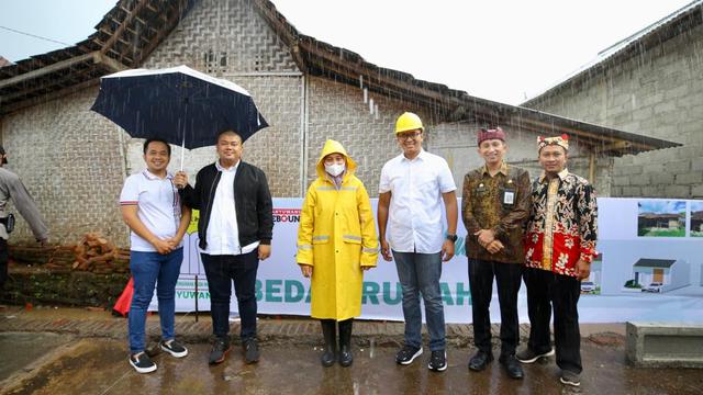 HIPMI Banyuwangi Bedah Rumah Tak Layak Huni dengan Teknologi Risha