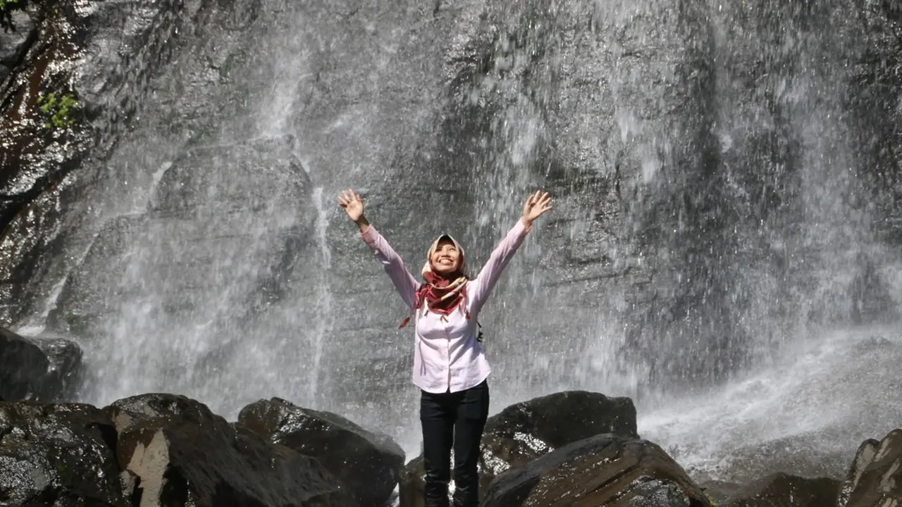 Curug Silintang, air terjun bertingkat yang dihiasi pelangi, di Tlahab Lor, Karangreja, Purbalingga,  (Foto: Liputan6.com/Dinkominfo PBG/Muhamad Ridlo)