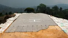 Sebuah helipad dibangun di salah satu sisi Gunung Padang di Kampung Cimanggu, Cianjur, Jawa Barat, (20/9/2014). (Liputan6.com/Helmi Fithriansyah)