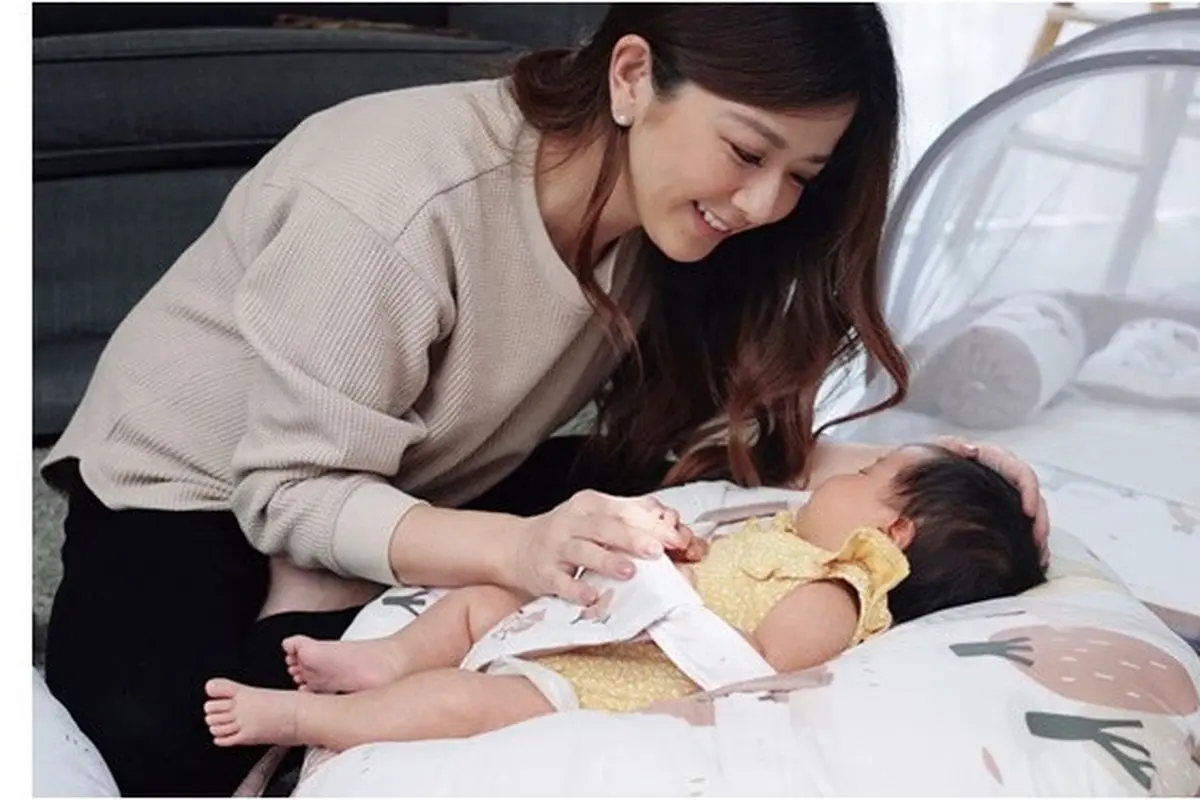 6 Potret Franda Momong Anak Kedua, Sempat Rahasiakan Nama Agar Tak Ditiru