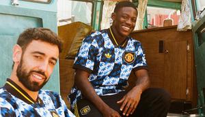 Manchester United meluncurkan jersey koleksi adidas x United LFSTLR yang&nbsp;terinspirasi dari desain klasik akhir 1980-an hingga awal 1990-an. (dok. Manchester United)