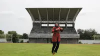 Bupati Brebes meninjau pembangunan Stadion Karang Birahi. Foto: (Fajar Eko Nugroho/Liputan6.com)