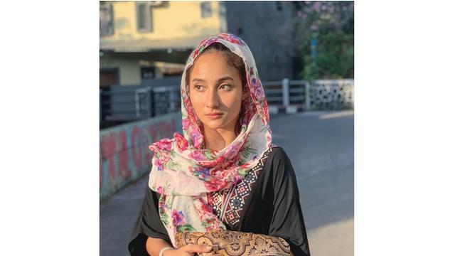 7 Pesona Naomi Zaskia yang Tampil Kompak dengan Sule di Pernikahan Siti Badriah