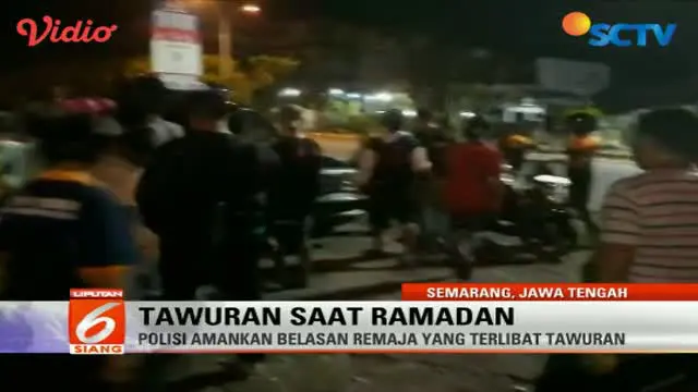 Saling ejek dan saling lempar petasan menjadi pemicu tawuran menjelang waktu sahur. 