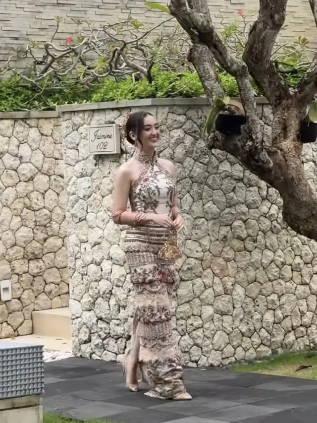 Ranty Maria saat Gelar Prosesi Tea Pai pakai Cheongsam. [@brideswhisperer]