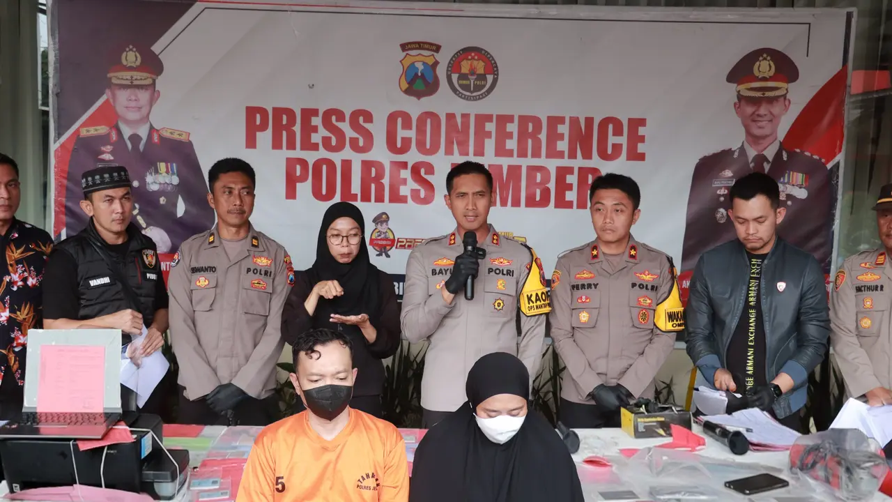 Tersangka pemalsu dokumen kependudukan di Jember dihadirkan dalam press conference di Mapolres Jember (Istimewa)